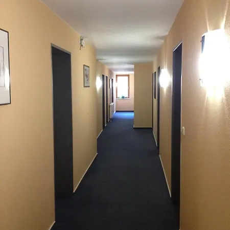 Am Schlosstor