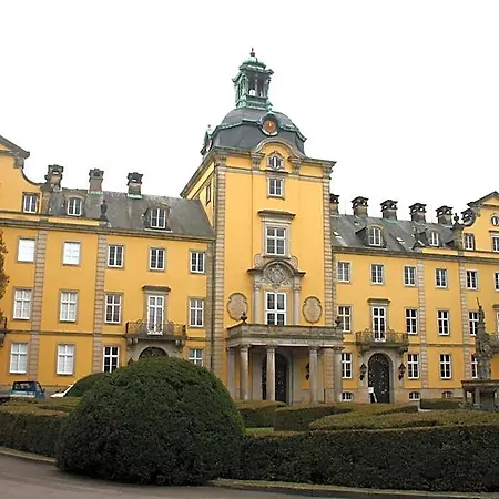 Am Schlosstor