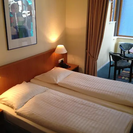 Hotel Am Schlosstor 3*